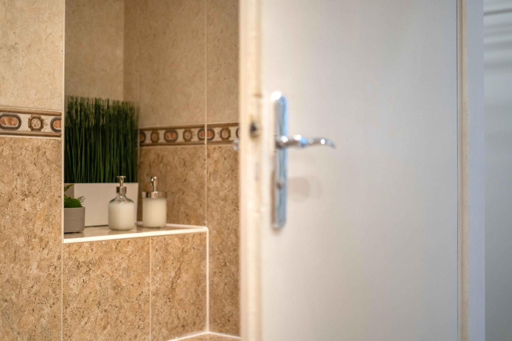 Best Location Apartment Air-Conditioned Bratislava Luaran gambar